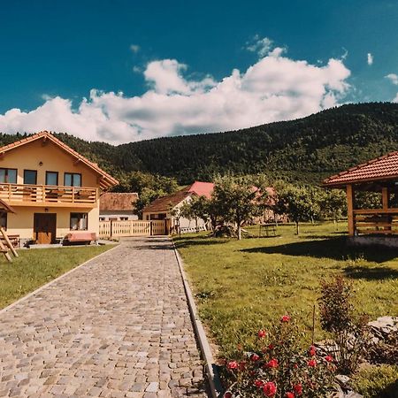 Casa Bunicilor Hotel Nuksora Kültér fotó