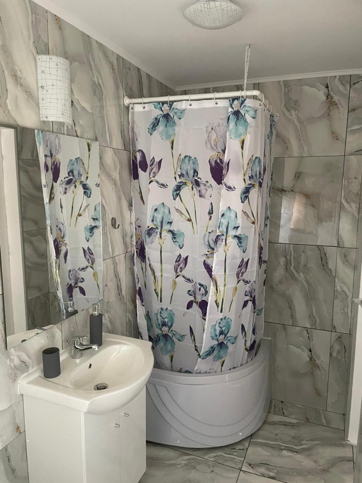 Casa Bunicilor Hotel Nuksora Kültér fotó